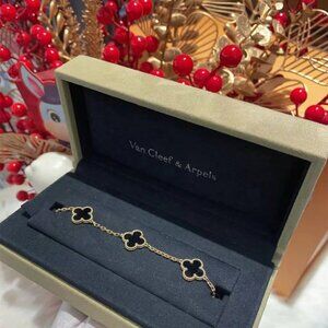Van Cleef & Arpels classic black bracelet